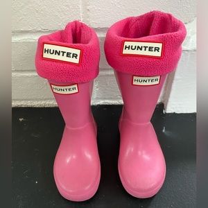 Toddler girls used size 7 Hunter boots with removable fleece liners.